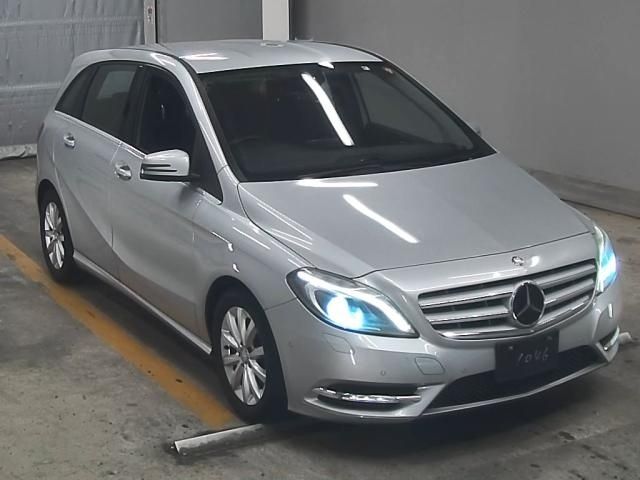 33 MERCEDES BENZ B CLASS 246242 2014 г. (ZIP Tokyo)